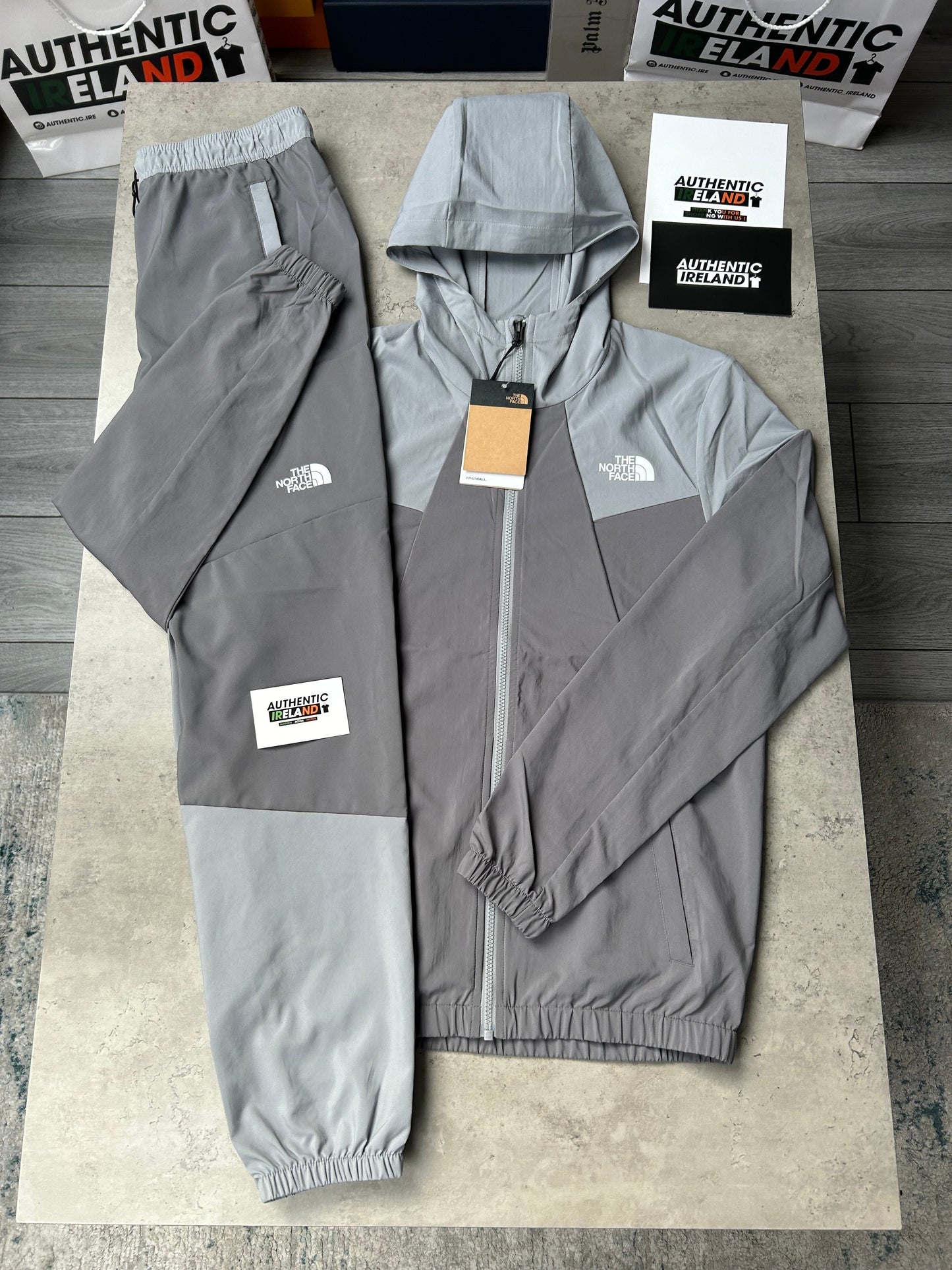 THE NORTH FACE TWO-TONE WOVEN TRACKSUIT - GREY