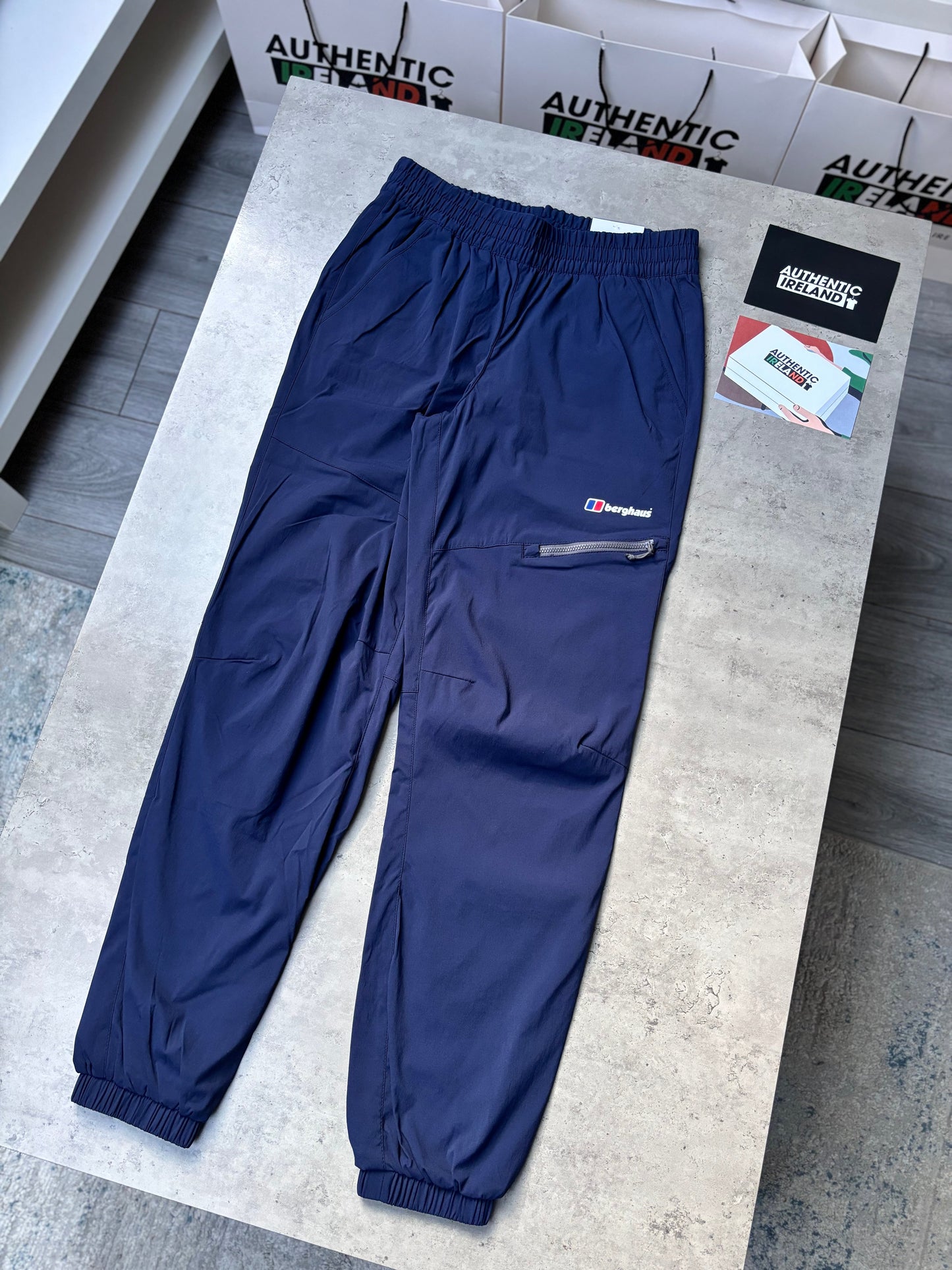 BERGHAUS TWO-TONE WOVEN TRACKSUIT - NAVY