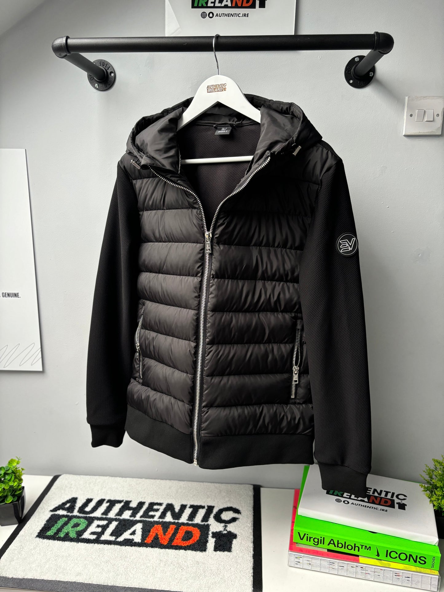 ENVI HYBRID JACKET - BLACK