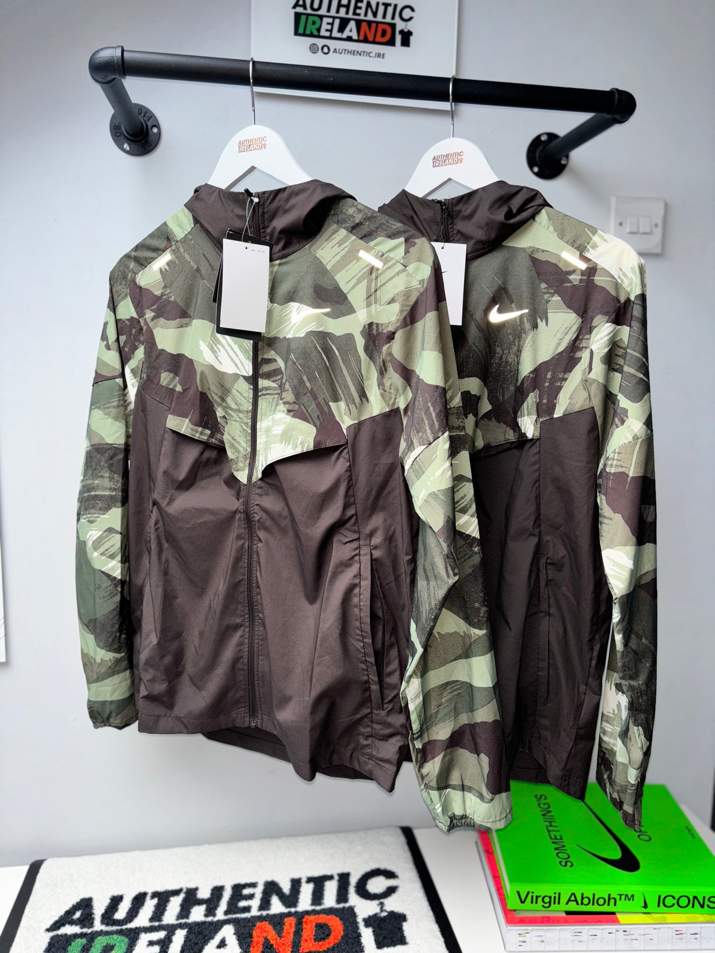 NIKE CAMO WINDRUNNER JACKET - GREEN/BROWN