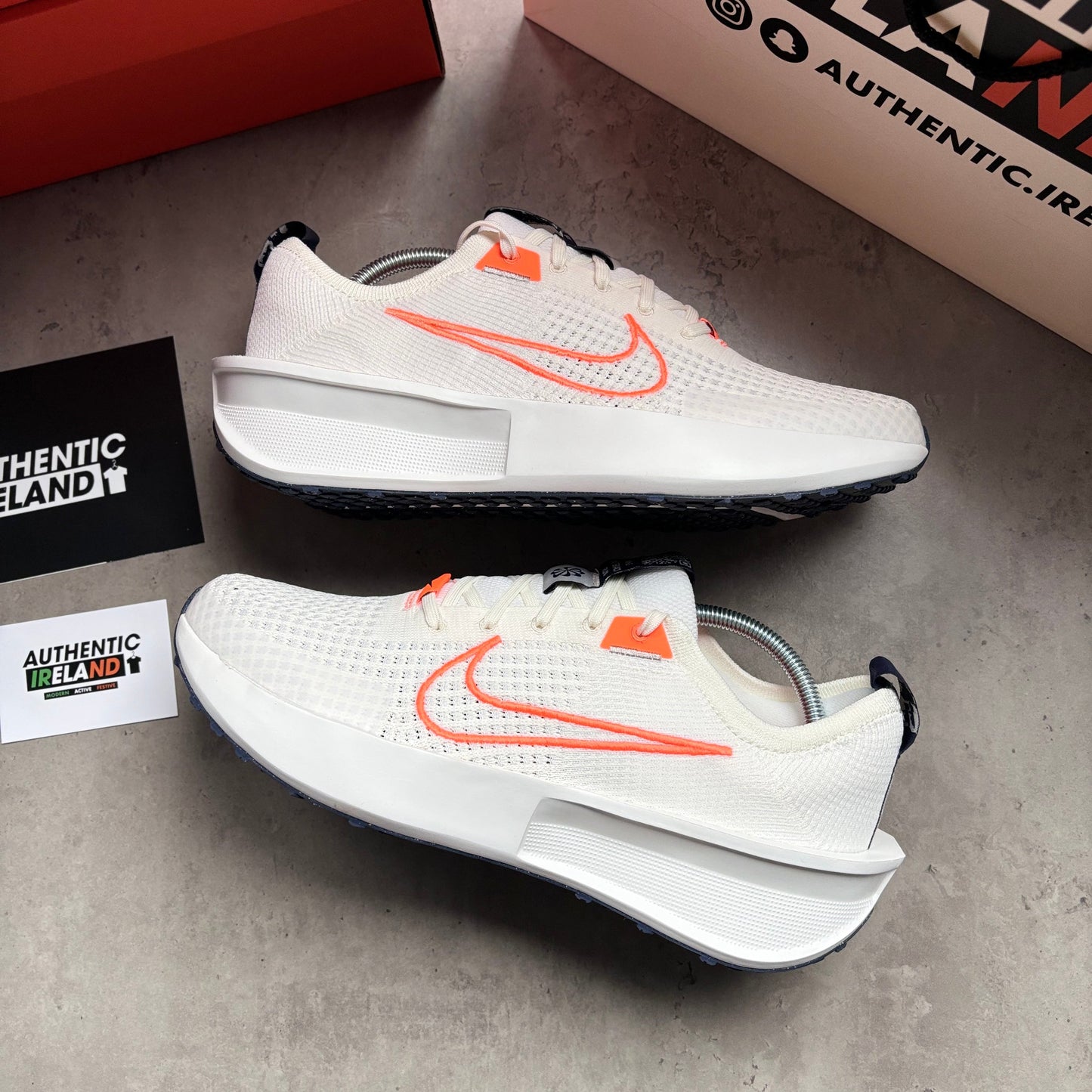 NIKE INTERACT RUNNERS - TOTAL ORANGE