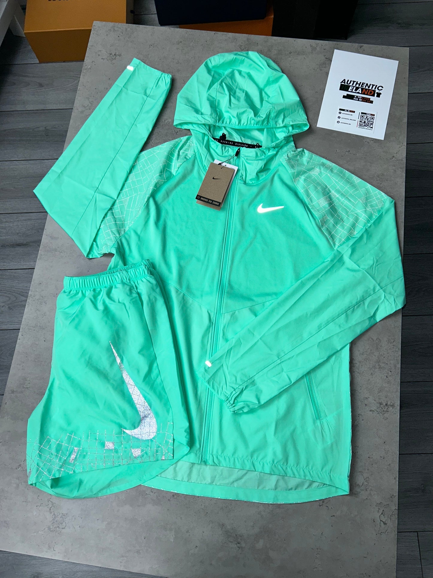 NIKE RUNNING DIVISION WINDRUNNER SET - MINT