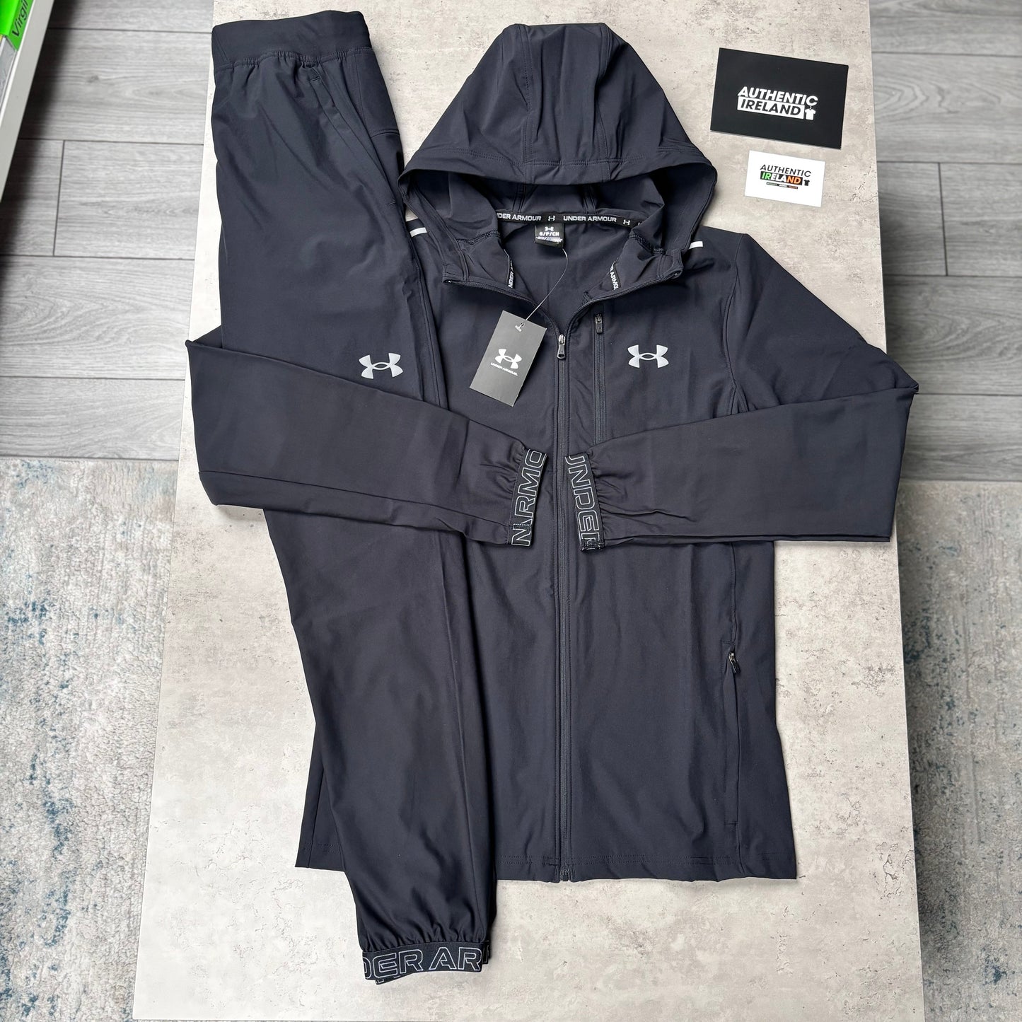 UNDER ARMOUR TWO-TONE TRACKSUIT - TRIPLE BLACK