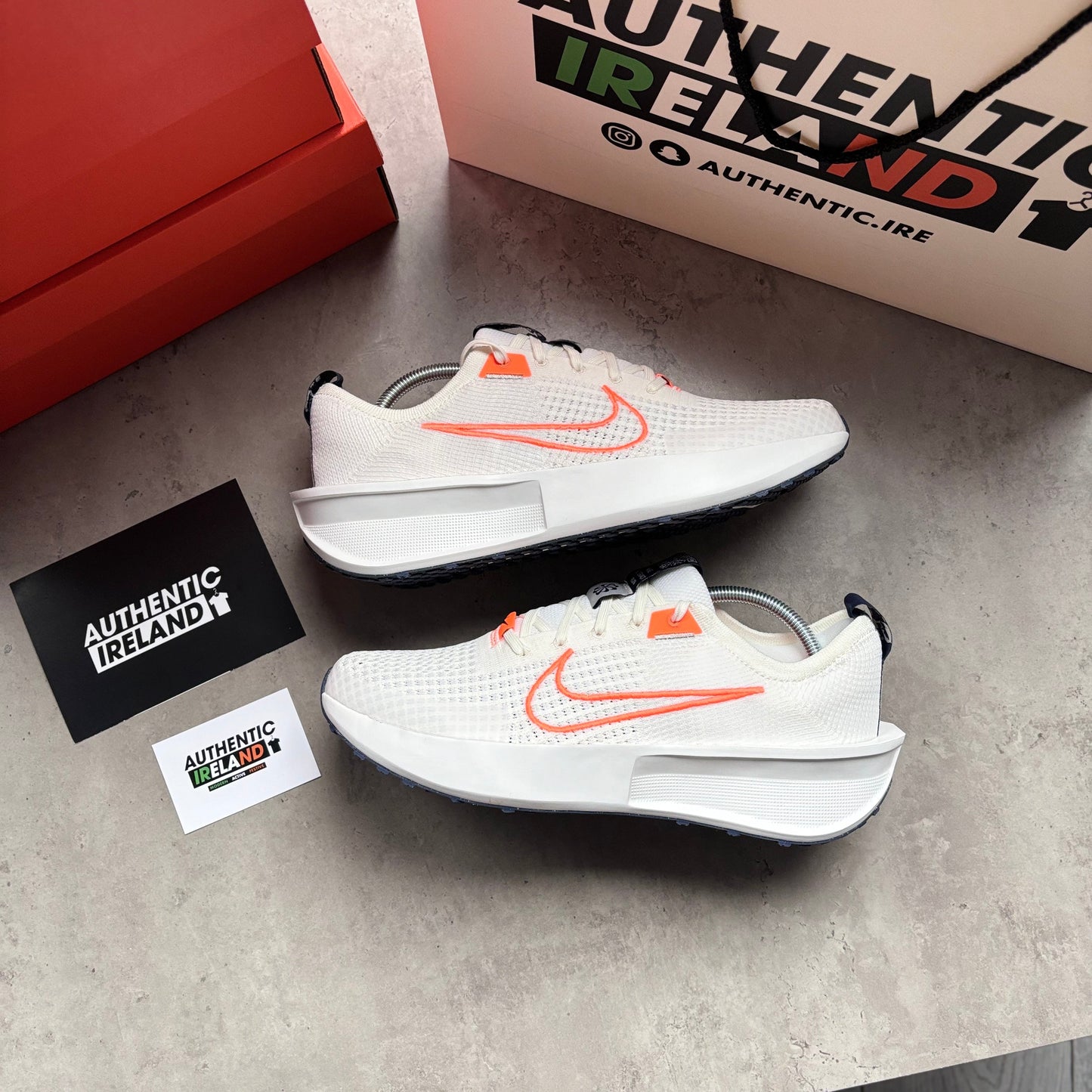 NIKE INTERACT RUNNERS - TOTAL ORANGE