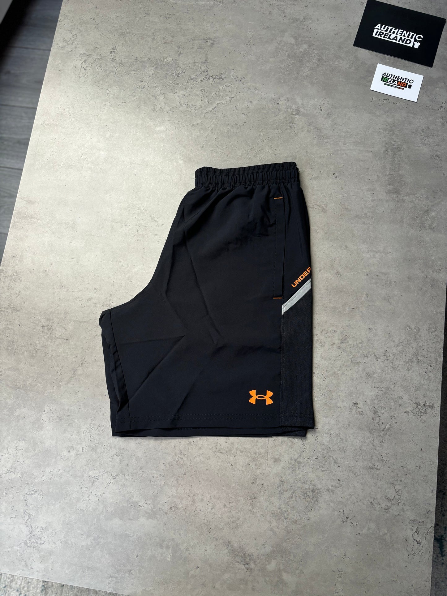 UNDER ARMOUR TECH UTILITY SET - BLACK/ORANGE