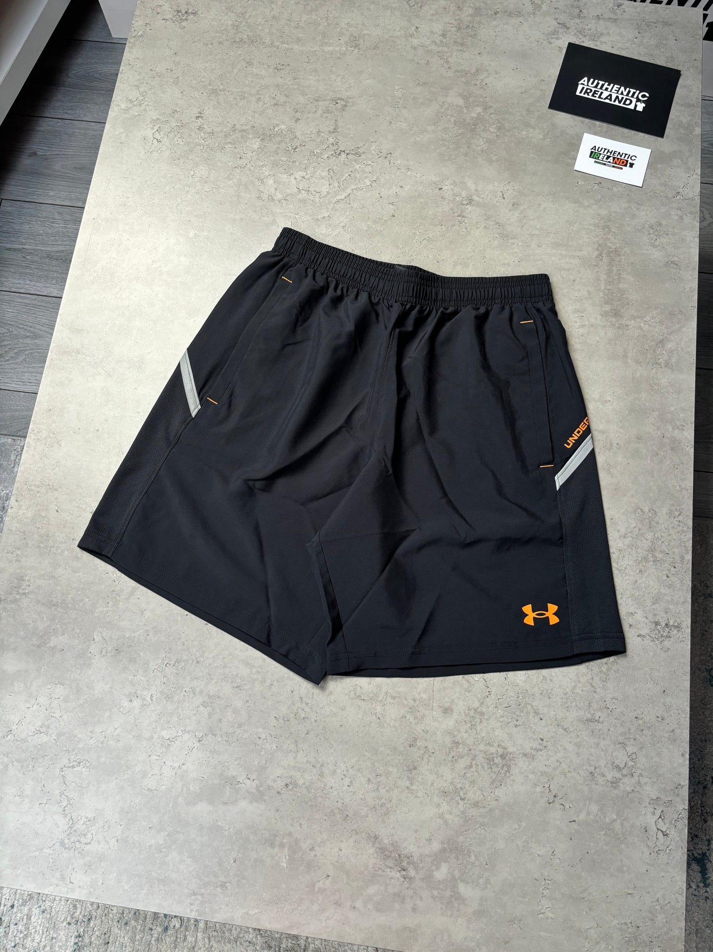 UNDER ARMOUR TECH 3-PIECE SET - BLACK/ORANGE