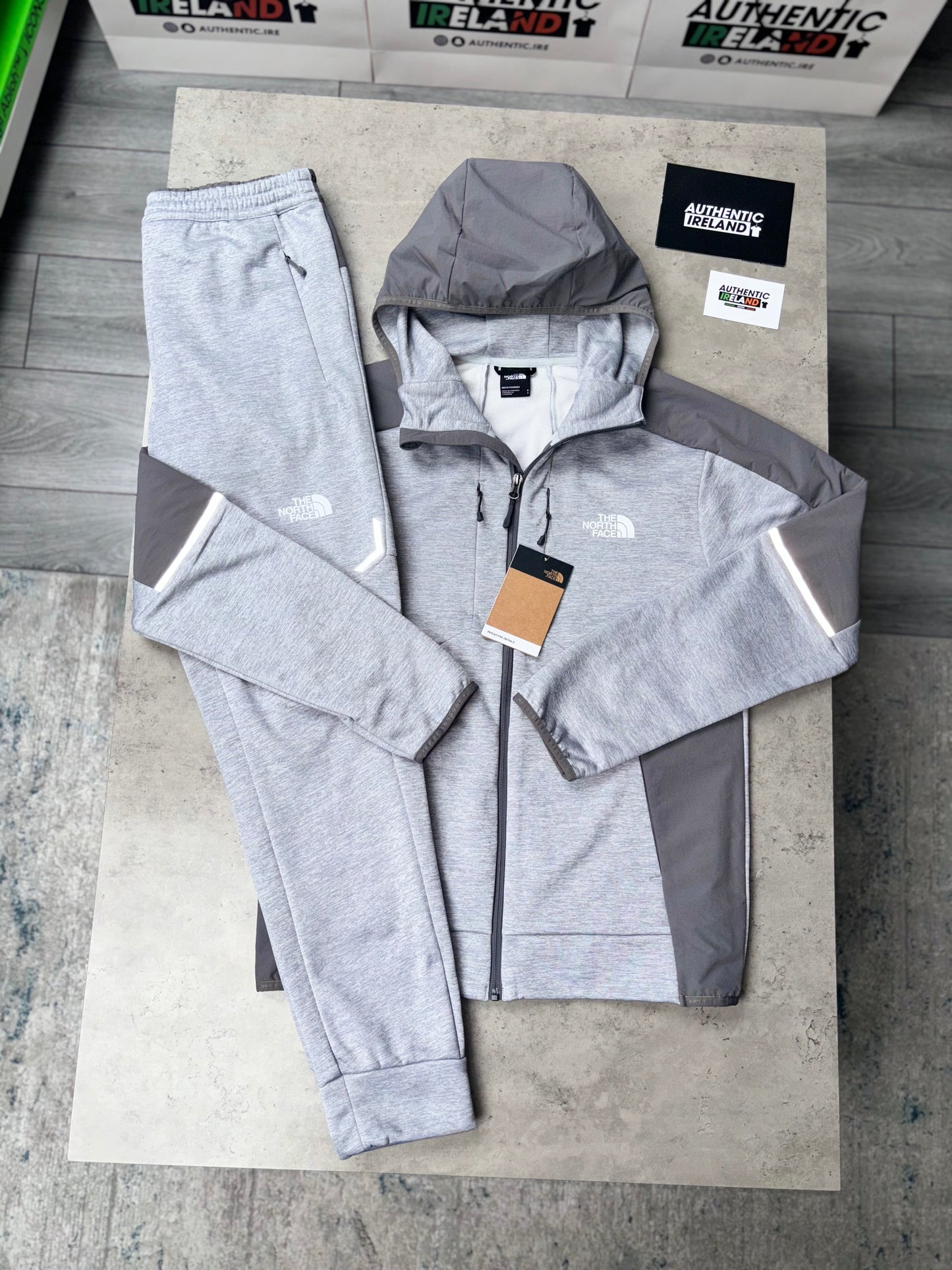 THE NORTH FACE MITTELEGI TRACKSUIT - GREY