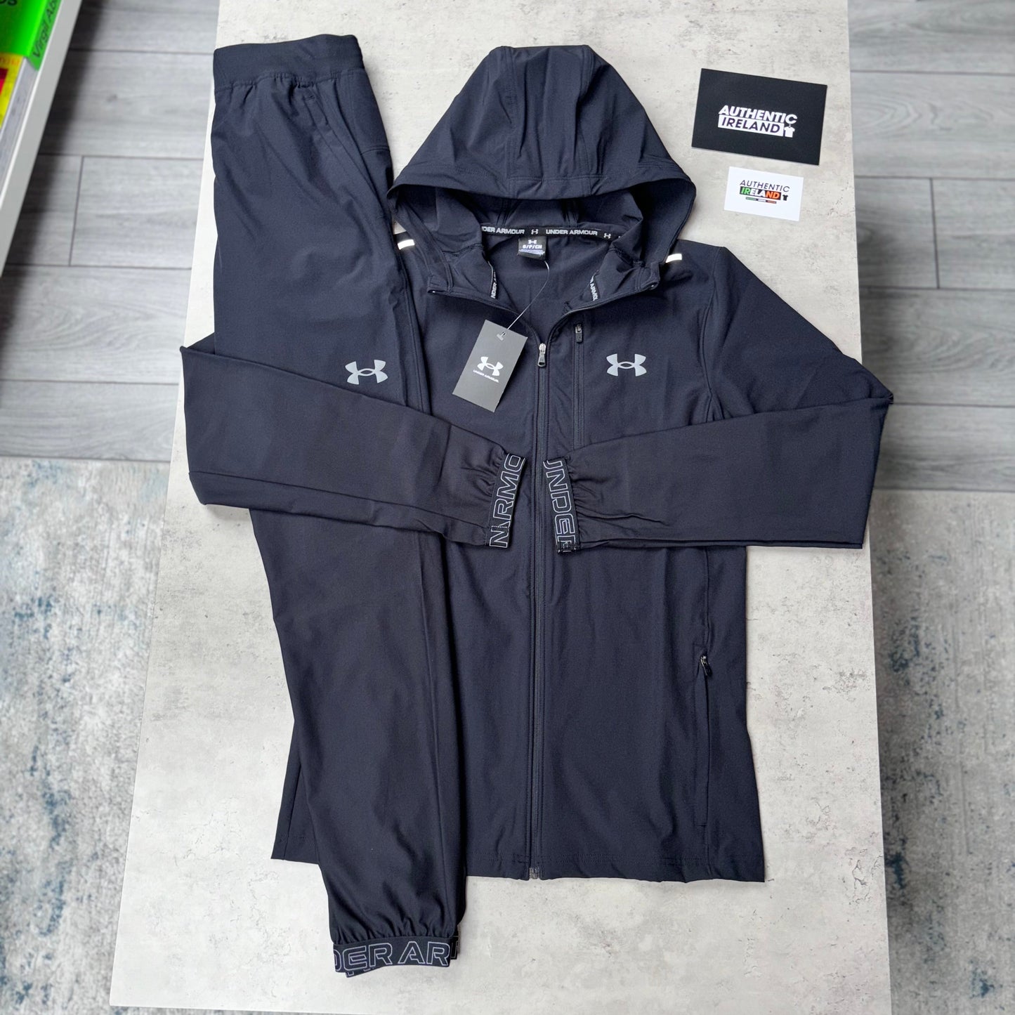 UNDER ARMOUR TWO-TONE TRACKSUIT - TRIPLE BLACK