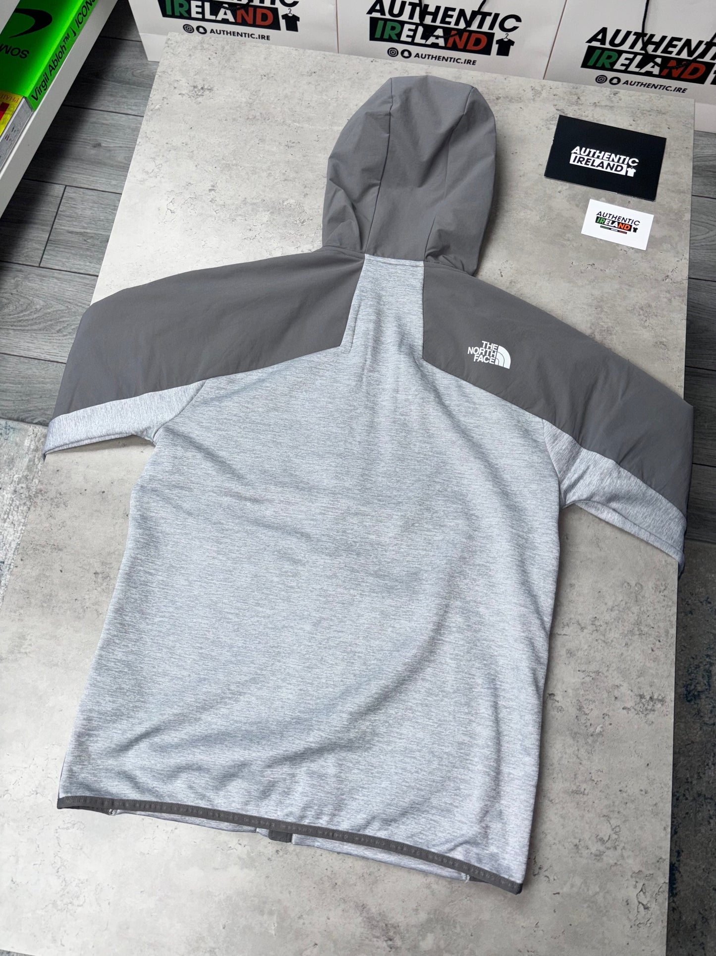 THE NORTH FACE MITTELEGI TRACKSUIT - GREY