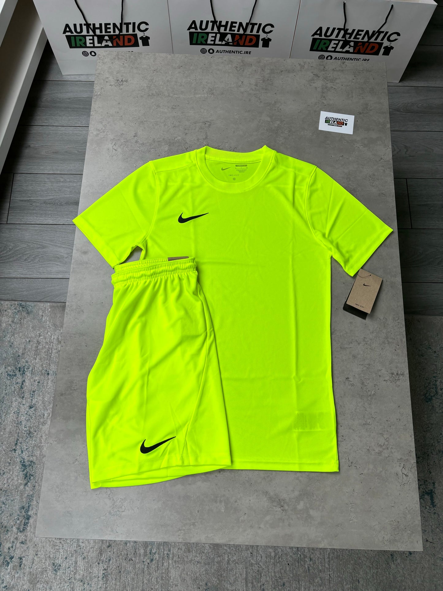 NIKE DRI-FIT SET - VOLT