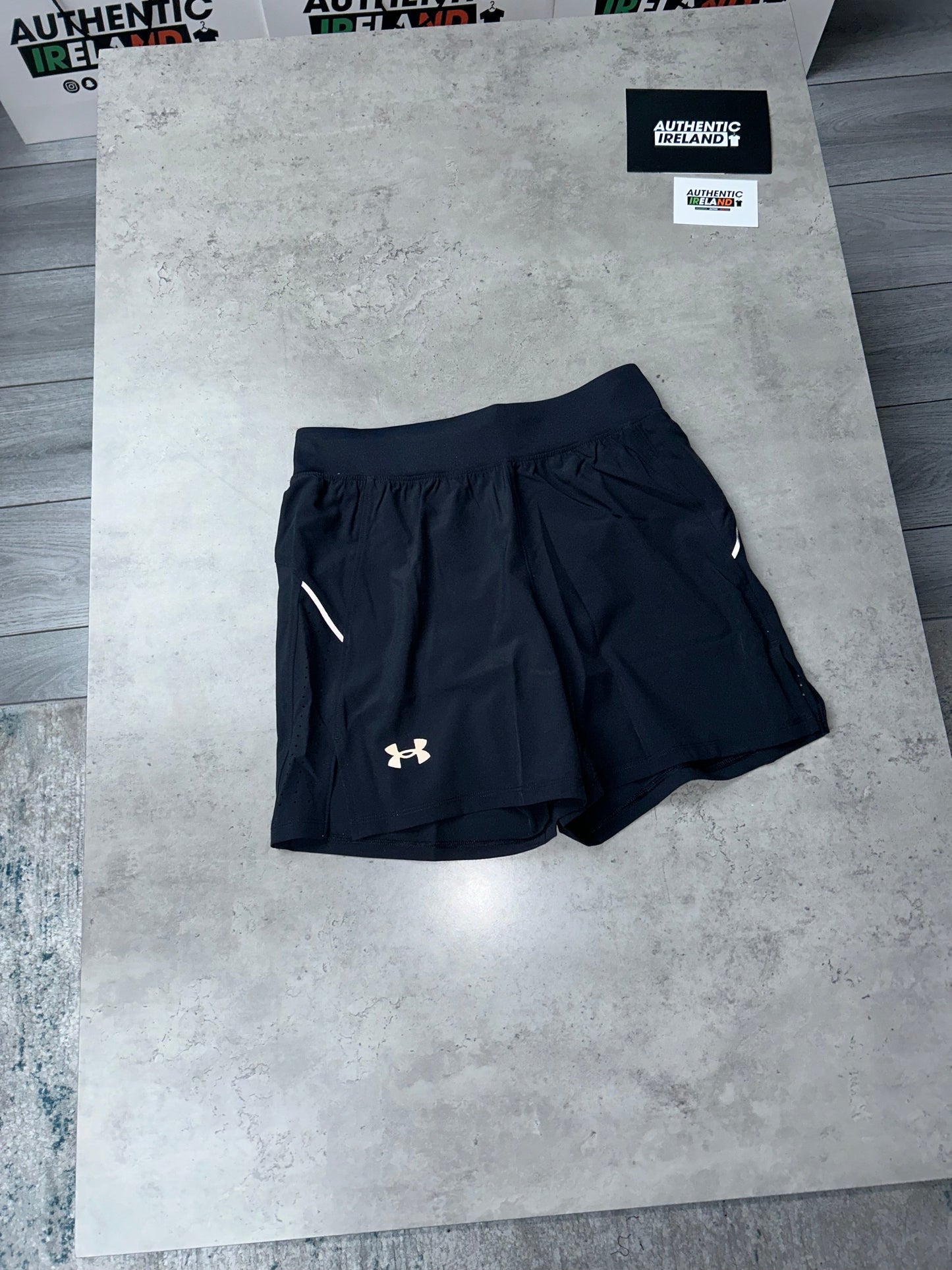 UNDER ARMOUR WINDRUNNER SET - BLACK