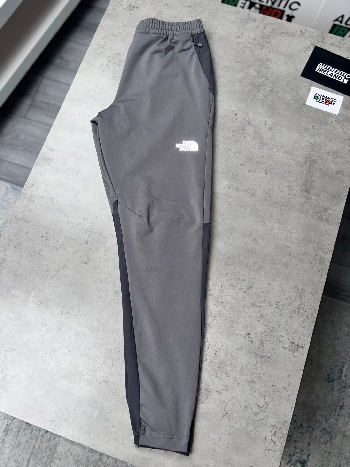 THE NORTH FACE VENT TRACKSUIT - GREY/BLACK