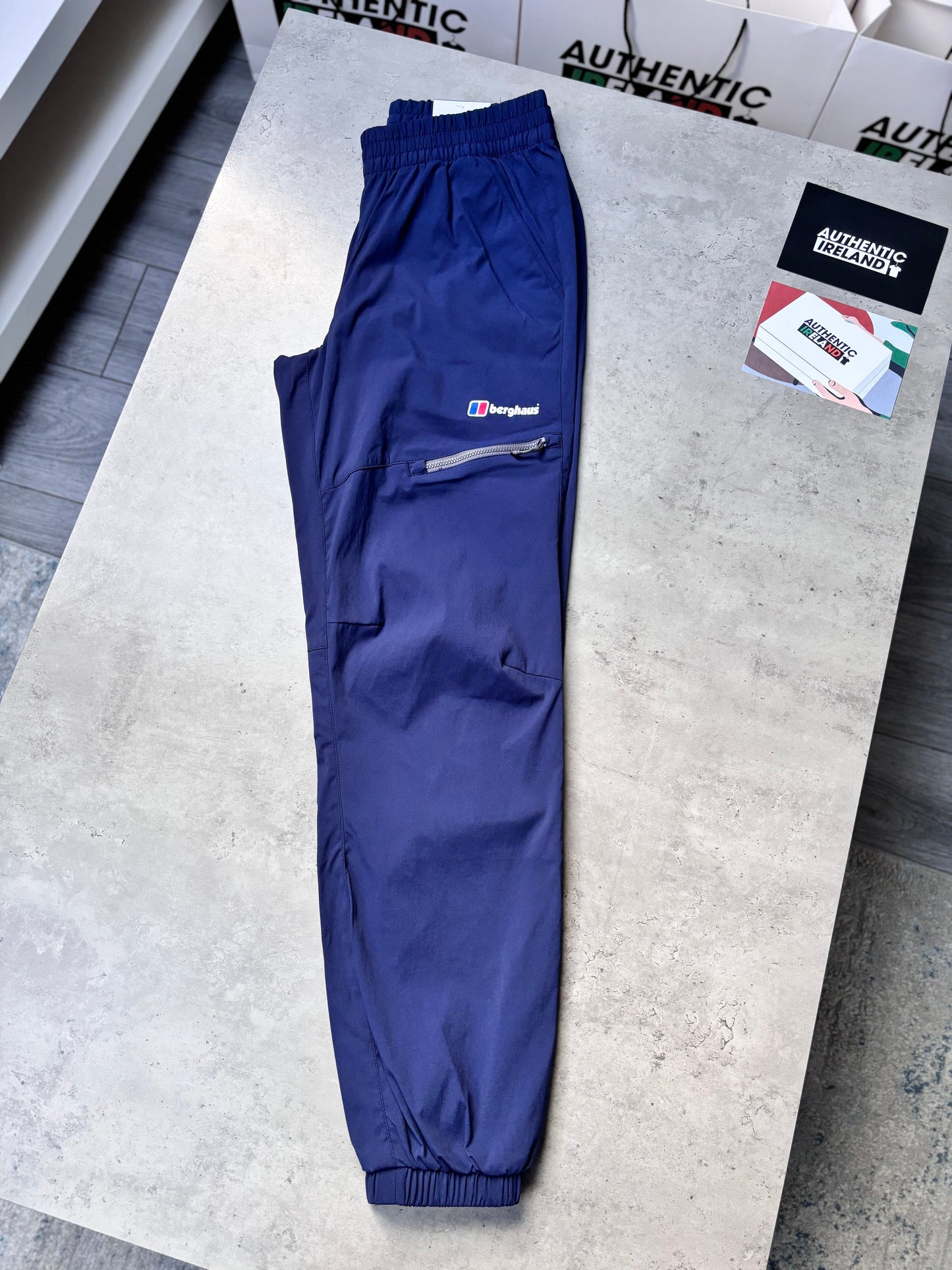 BERGHAUS TWO-TONE WOVEN TRACKSUIT - NAVY